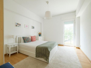 Olivais Spacious Apartment near airport